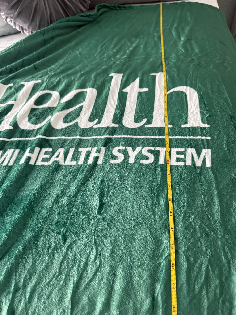 NWOT. University of Miami Oversized Throw - Picture 5 of 5